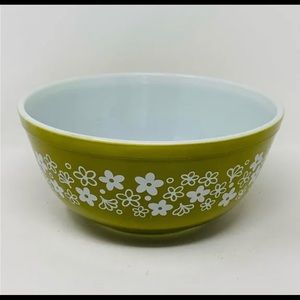 Vintage Pyrex Green Spring Blossom Flower Mixing Bowl, 2.5 quart